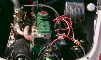 Puzzle 9612 - moteur d'une Renault 4CV