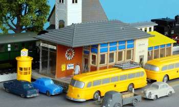 Puzzle 8371 - Diorama devant la gare