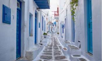 Puzzle 8978 - ruelle aux portes bleu