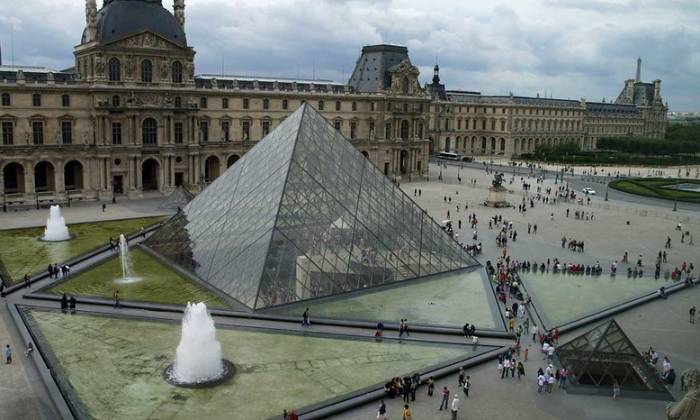 Puzzle La pyramide du Louvre