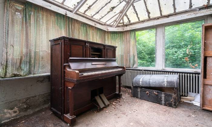 Puzzle maison & piano abandonné