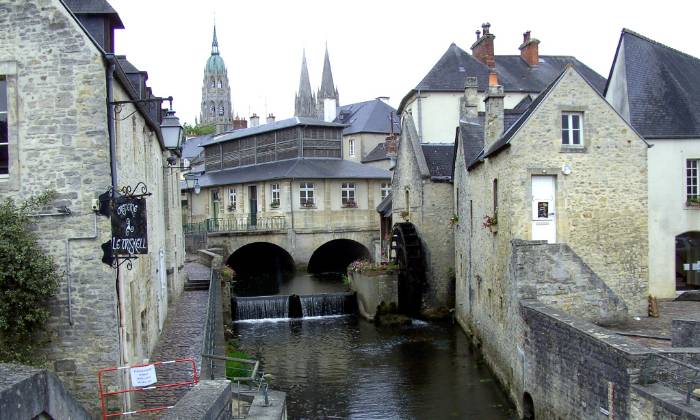Puzzle dans le vieux Bayeux