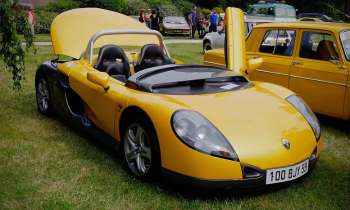 Puzzle 8358 - Renault Spyder
