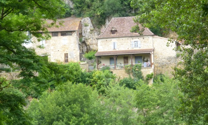 Puzzle cachée dans la verdure