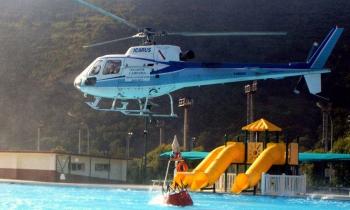 Puzzle 8679 - Hélicoptère bombardier d'eau