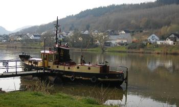 Puzzle 10248 - Vieux bateau sur la Moselle