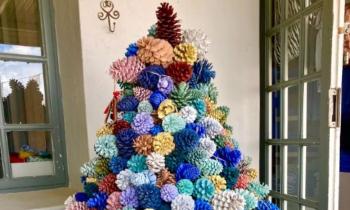 Puzzle 8899 - Un sapin haut en couleurs