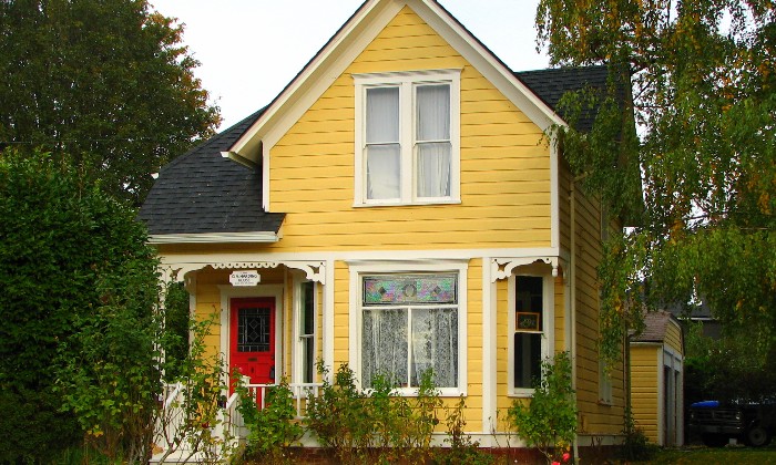 Puzzle une maison jaune
