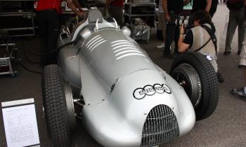 Puzzle 10121 - Voiture de course années 30