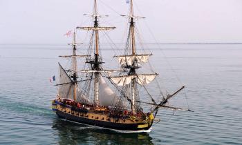 Puzzle 10404 - FRÉGATE LE HERMIONE