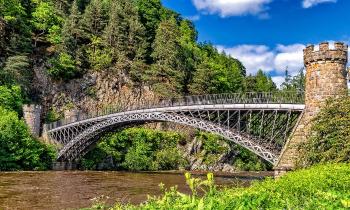 Puzzle 11560 - Un pont