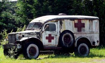 Puzzle 13127 - Une vieille ambulance