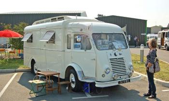 Puzzle 13054 - CAMPING CAR RENAULT