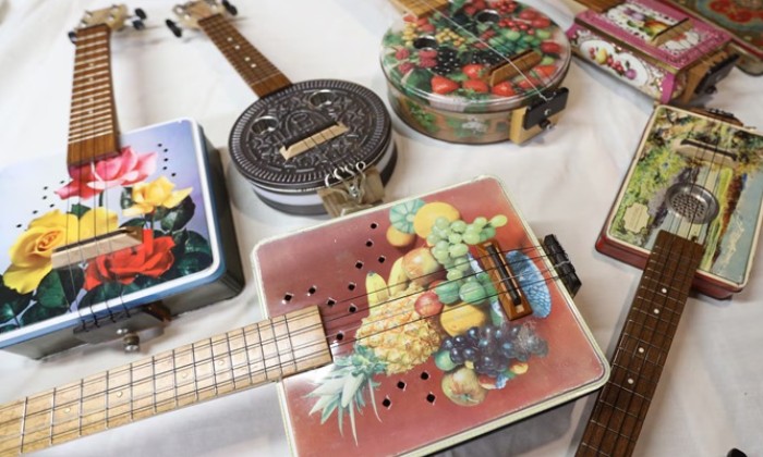Puzzle Ukulélés en boîte de métal