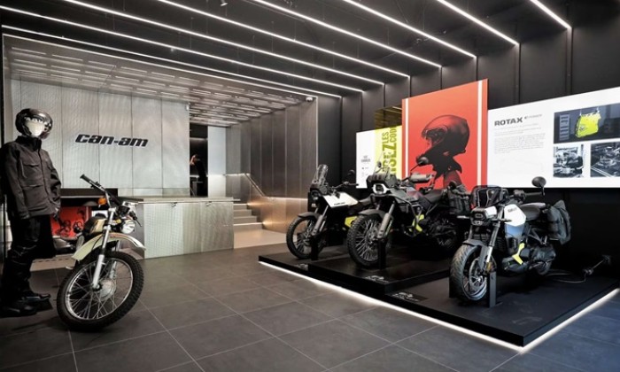 Puzzle La Boutique de BRP à Paris - Véhicules & Transports - Absolu Puzzle