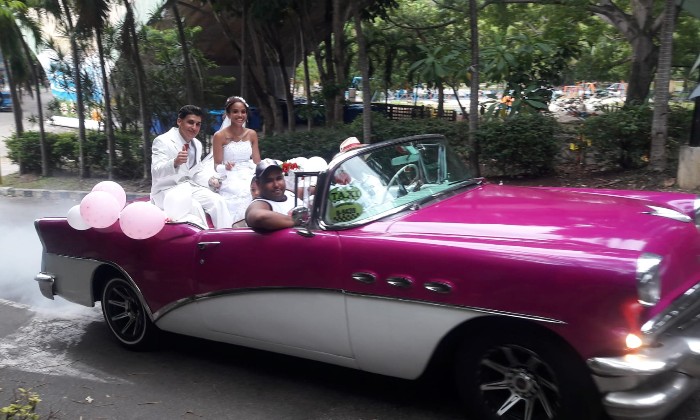 Puzzle Mariage à Cuba - Véhicules & Motos - Absolu Puzzle