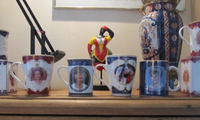 Puzzle collection de mugs royaux - Divers & Curiosités - Absolu Puzzle