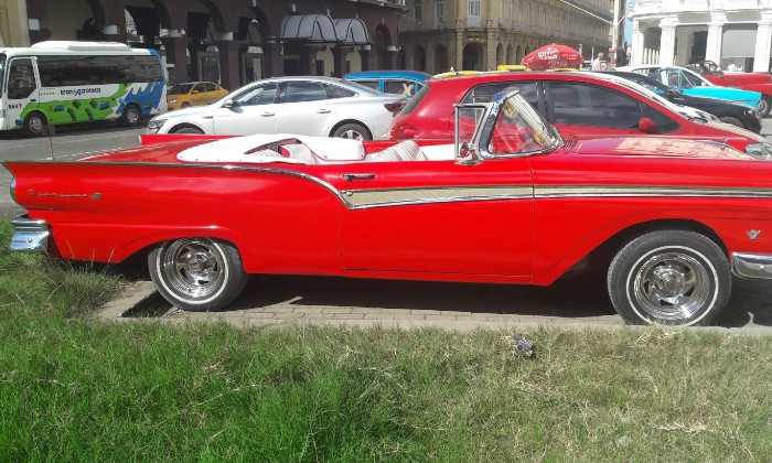 Puzzle Belle Américaine Cuba - Véhicules & Motos - Absolu Puzzle