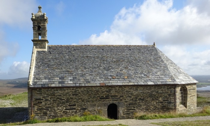 Puzzle chapelle dans la catégorie Villes & Monuments Chapelle St-Michel-de-Brasparts à St-Rivoal 29261.