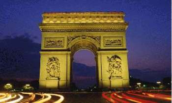 31 | Arc de Triomphe - L arc de Triomphe de la ville de Paris, pris de nuit.