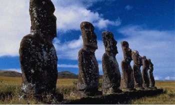 2 | Ile de Pâques - L'île de Pâques et ses fameuses statues.