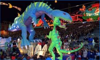 286 | Dynosaures - Dynosaures, thème d'un corso de Nice, pour le Carnaval....