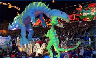 puzzle Dynosaures, Dynosaures, thème d'un corso de Nice, pour le Carnaval....