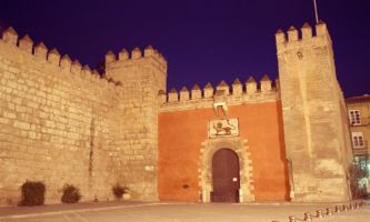 puzzle Porte de l' Alcazar, Grandiose édifice mauresque, à Séville en Espagne
