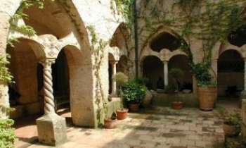 800 | Villa - Italie - Jardin intérieur de la Villa Cimbrone, à Ravello, sur la Côte d'Amalfi, Italie