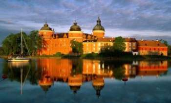 814 | Gripsholm Castel - Château du XVIème siècle, bâti sur la rive du lac Mälaren, en Suède