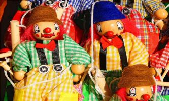 puzzle Clowns marionnettes, Des clowns marionnettes, pour ceux qui se sentent partagés entre leur âme de Gepetto...et celle du clown qui sommeille en eux.