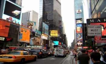1159 | Times Square - Times Square, célèbre avenue de Manhattan, jadis baptisée "le grand chemin blanc", est le coeur touristique de New York