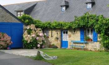 1221 | Maison Bretonne - Jolie maison Bretonne dans un village de pêcheurs à la Pointe de Creuzon.