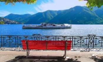 1405 | Lugano - Située sur les bords du lac de Lugano, entre le lac de Côme et le lac Majeur, la ville de Lugano jouit d'un panaroma exceptionnel sur ce splendide lac. Jouxtant la frontière italienne, elle possède le charme propre aux villes de ce pays tout en y associant la netteté et le confort propres à la Suisse. Ville universitaire également, dans les domaines de l'économie, de l'informatique et de la communication.