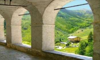1444 | Castelmagno - Castelmagno, dans le Piémont en Italie. Une région alpine pleine de douceur...qui donne aussi son nom au "castelmagno" un fromage très réputé.