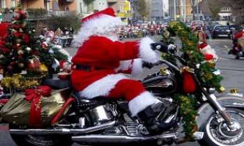 1623 | Père Noël motorisé - Santa Claus en Harley Davidson ! L'an prochain, en navette spatiale ??