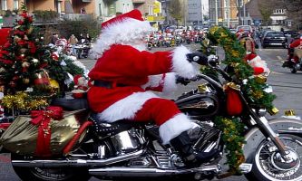 puzzle Père Noël motorisé, Santa Claus en Harley Davidson ! L'an prochain, en navette spatiale ??