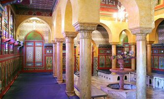 puzzle Bains Mosquée de Paris 2, La salle de massage du hammam de la Mosquée de Paris, où certains soirs il est difficile de se frayer un chemin ! Un des endroits de ce lieu des plus prisés, un savoir-faire millénaire.