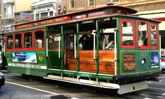 puzzle Tram San-Francisco, Que serait San-Francisco sans son tram ! Toutes les grandes villes aujourd'hui en remettent en activité, après les avoir supprimés au nom du modernisme.