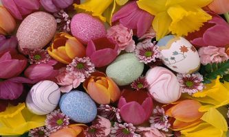 puzzle Oeufs en fleurs, Oeufs de Pâques peints - Parmi les fleurs, celles du jardin ou celles du salon. Marbrés, décorés de frises, coquille d'oeuf en couleur...les préparer ou les trouver : toujours la même joie renouvelée.