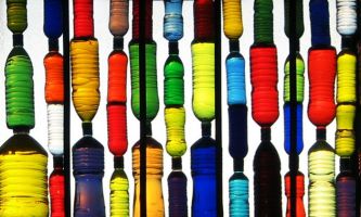 puzzle Jeu de bouteilles, Un joyeux équilibre coloré, qui fait penser aux boissons de l'été...