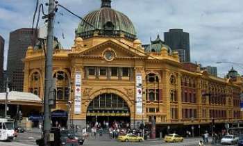 1946 | Gare - Melbourne - Flinders Street Station - Gare de Melbourne (swanston street wiki)