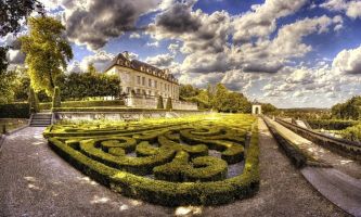 puzzle Auvers-sur-Oise, Auvers-sur-oise, au Nord de Paris, une ville qui a été le lieu favori de nombreux peintres impressionnistes. Ce château abrite un musée qui leur est consacré.
