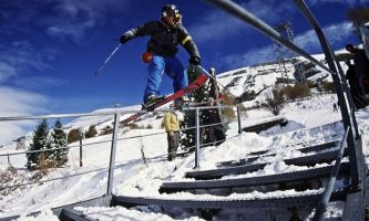 puzzle Ski-rail, Les grand sportifs des Deux-Alpes ne reculent devant rien pour assurer le spectacle, durant la saison.