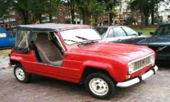1998 | Renault4-Cabriolet - Cette Renault4 cabriolet, de 1987 : un spoof de Renault réussi : sensation sportive de rouler dans une Jeep...en plus économique !