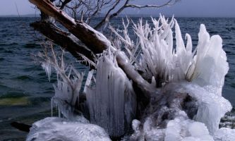 puzzle Formation de glace, Surprenantes sculptures naturelles, ces formations de glace formées de milliers de gouttes d'eau.