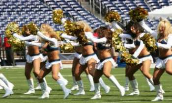 Puzzle 2090 - Pom-pom Girls