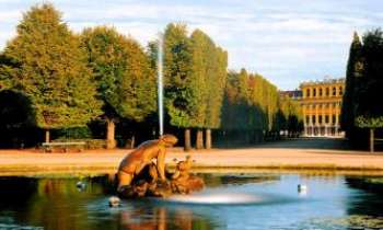 2273 | Automne à Vienne - La sérénité, le calme d'un parc de château à Vienne, pour célébrer cette douce saison, l'Automne. 