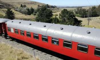 2285 | Waikari Rail-Road  - Le train du bout du monde, en Nouvelle-Zélande. A emprunter pour la découverte de la région qui offre toutes les possibilités naturelles pour les sportifs ou les contemplatifs.
