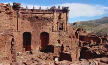 2418 | Ksar - Maroc - Le ksar d'Aït Ben Haddou, près de Ouarzazatte, au Maroc. Ce village fortifié a servi de décor pour de nombreux films, tels que Laurence d'Arabie, Indiana Jones, Babel, pour ne citer qu'eux.
